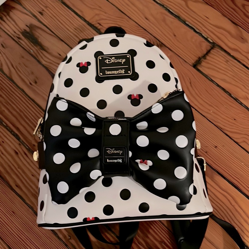 Adorable Minnie Loungefly backpack